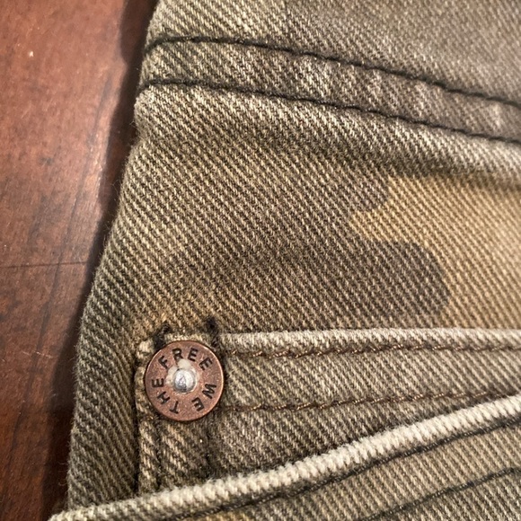 We the Free: Free People. “Army” high rise curvy Shorts Size 28 - Picture 7 of 9